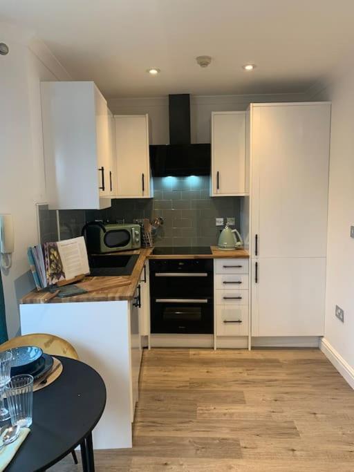 Alto - Lovely 2 Bedroom Serviced Apartment Bristol By Mint Stays Exterior foto